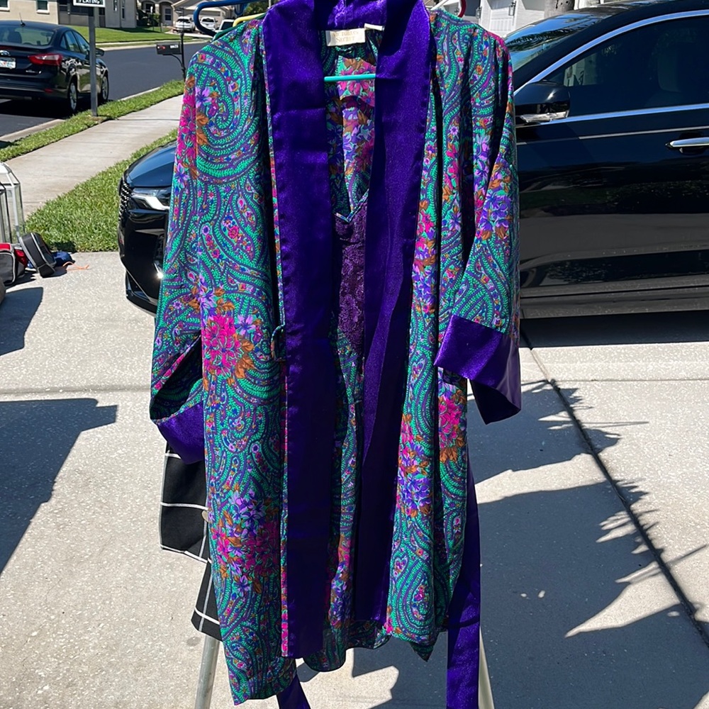 Victoria’s Secret robe set. Pretty lace detail.